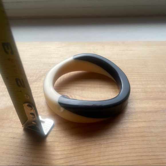 Cool retro bangle bracelet black and off white - Picture 4 of 6